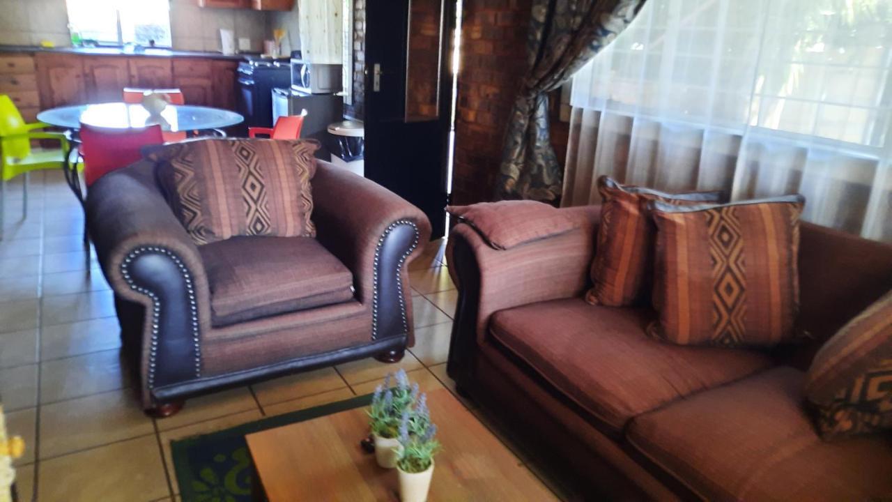 Legaeng Cottage - Serenity Pretoria-Noord Esterno foto